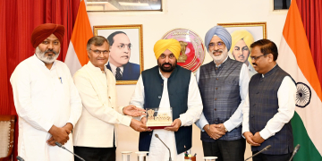 PUNJAB: ਮੁੱਖ ਮੰਤਰੀ ਨੇ ਨੀਤੀ ਆਯੋਗ ਦੀ ਉੱਚ ਪੱਧਰੀ ਟੀਮ ਅੱਗੇ ਸੂਬੇ ਦੀਆਂ ਮੰਗਾਂ ਜ਼ੋਰਦਾਰ ਢੰਗ ਨਾਲ ਚੁੱਕੀਆਂ