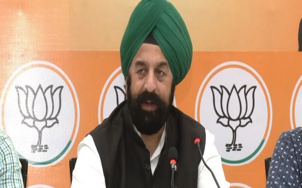 BJP ਬੁਲਾਰੇ ਆਰਪੀ ਸਿੰਘ ਨੇ ਰਾਹੁਲ ਗਾਂਧੀ ‘ਤੇ ਸਾਧਿਆ ਨਿਸ਼ਾਨਾ BJP ਬੁਲਾਰੇ ਆਰਪੀ ਸਿੰਘ ਨੇ ਰਾਹੁਲ ਗਾਂਧੀ ‘ਤੇ ਸਾਧਿਆ ਨਿਸ਼ਾਨਾ