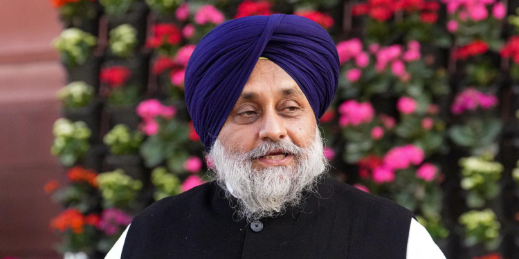 ਬੇਅਦਬੀ ਮਾਮਲਾ: ਸੁਖਬੀਰ ਬਾਦਲ ਨੂੰ SIT ਦਾ ਸੰਮਨ ਬੇਅਦਬੀ ਮਾਮਲਾ: ਸੁਖਬੀਰ ਬਾਦਲ ਨੂੰ SIT ਦਾ ਸੰਮਨ