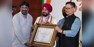Jalandhar ਤੋਂ MP ਚਰਨਜੀਤ ਚੰਨੀ ਨੂੰ ਸੰਸਦ ਰਤਨ ਨਾਲ ਕੀਤਾ ਗਿਆ ਸਨਮਾਨਿਤ
