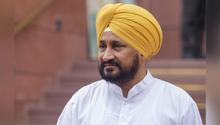 Punjab: ਕਾਟੋ-ਕਲੇਸ਼ ਵਿਚਾਲੇ ਚਰਨਜੀਤ ਚੰਨੀ ਅੱਜ ਕਰ ਸਕਦੇ ਨੇ ਹਾਈਕਮਾਂਡ ਨਾਲ ਮੀਟਿੰਗ ! Punjab: ਕਾਟੋ-ਕਲੇਸ਼ ਵਿਚਾਲੇ ਚਰਨਜੀਤ ਚੰਨੀ ਅੱਜ ਕਰ ਸਕਦੇ ਨੇ ਹਾਈਕਮਾਂਡ ਨਾਲ ਮੀਟਿੰਗ !