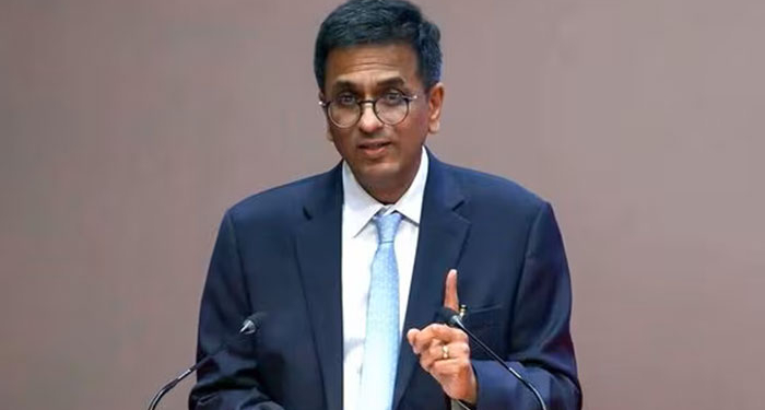 ਸਾਬਕਾ CJI DY ਚੰਦਰਚੂੜ ‘ਤੇ ਸੁਪਰੀਮ ਕੋਰਟ ਹੋਈ ਸਖ਼ਤ, ਤੁਰੰਤ ਸਰਕਾਰੀ ਬੰਗਲਾ ਖਾਲੀ ਕਰਨ ਦੇ ਦਿੱਤੇ ਹੁਕਮ ਸਾਬਕਾ CJI DY ਚੰਦਰਚੂੜ ‘ਤੇ ਸੁਪਰੀਮ ਕੋਰਟ ਹੋਈ ਸਖ਼ਤ, ਤੁਰੰਤ ਸਰਕਾਰੀ ਬੰਗਲਾ ਖਾਲੀ ਕਰਨ ਦੇ ਦਿੱਤੇ ਹੁਕਮ