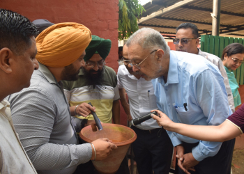 Health News: ਹਰ ਸ਼ੁੱਕਰਵਾਰ ਡੇਂਗੂ ‘ਤੇ ਵਾਰ: ਸਿਹਤ ਮੰਤਰੀ ਵੱਲੋਂ ਆਪਣੇ ਕੈਬਨਿਟ ਸਾਥੀਆਂ ਦੇ ਘਰਾਂ ਦਾ ਨਿਰੀਖਣ, ਡੇਂਗੂ ਨਾਲ ਲੜਨ ਲਈ ਸਮੂਹਿਕ ਯਤਨਾਂ ਦੀ ਲੋੜ ‘ਤੇ ਜ਼ੋਰ ਦਿੱਤਾ