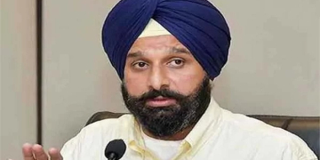 Bikram Majithia ਨੂੰ ਮਜੀਠਾ ਦਫ਼ਤਰ ਲੈ ਕੇ ਪੁੱਜੀ ਵਿਜੀਲੈਂਸ, ਕਰੀਬ 1 ਘੰਟਾ ਕੀਤੀ ਪੁੱਛਗਿੱਛ Bikram Majithia ਨੂੰ ਮਜੀਠਾ ਦਫ਼ਤਰ ਲੈ ਕੇ ਪੁੱਜੀ ਵਿਜੀਲੈਂਸ, ਕਰੀਬ 1 ਘੰਟਾ ਕੀਤੀ ਪੁੱਛਗਿੱਛ
