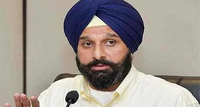 Bikram Majithia ਨੂੰ ਮਜੀਠਾ ਦਫ਼ਤਰ ਲੈ ਕੇ ਪੁੱਜੀ ਵਿਜੀਲੈਂਸ, ਕਰੀਬ 1 ਘੰਟਾ ਕੀਤੀ ਪੁੱਛਗਿੱਛ Bikram Majithia ਨੂੰ ਮਜੀਠਾ ਦਫ਼ਤਰ ਲੈ ਕੇ ਪੁੱਜੀ ਵਿਜੀਲੈਂਸ, ਕਰੀਬ 1 ਘੰਟਾ ਕੀਤੀ ਪੁੱਛਗਿੱਛ
