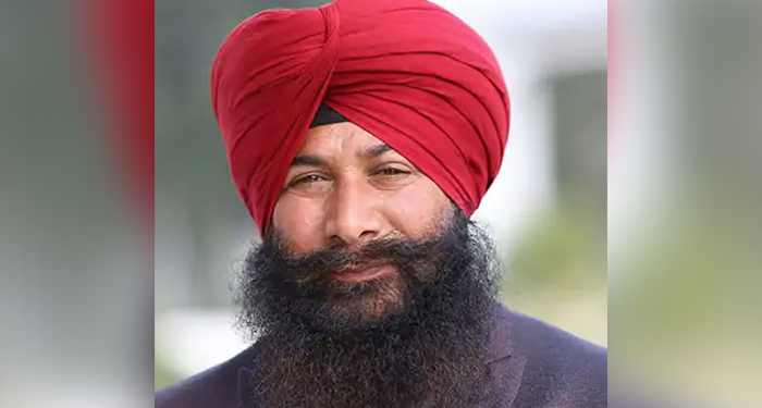 Amritsar ਵਿੱਚ ਸਾਬਕਾ ਅਕਾਲੀ ਸਰਪੰਚ ਦਾ ਗੋਲੀਆਂ ਮਾਰ ਕੇ ਕਤਲ Amritsar ਵਿੱਚ ਸਾਬਕਾ ਅਕਾਲੀ ਸਰਪੰਚ ਦਾ ਗੋਲੀਆਂ ਮਾਰ ਕੇ ਕਤਲ