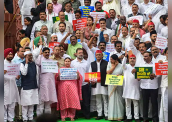 Parliament Monsoon Session ਦਾ ਤੀਜਾ ਦਿਨ: ਅੱਜ ਫੇਰ ਵਿਰੋਧੀ ਧਿਰ ਵੱਲੋਂ ਹੰਗਾਮੇ ਦੇ ਆਸਾਰ Parliament Monsoon Session ਦਾ ਤੀਜਾ ਦਿਨ: ਅੱਜ ਫੇਰ ਵਿਰੋਧੀ ਧਿਰ ਵੱਲੋਂ ਹੰਗਾਮੇ ਦੇ ਆਸਾਰ