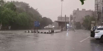 Punjab Weather: ਪੰਜਾਬ ਵਿੱਚ ਅਚਾਨਕ ਬਦਲਿਆ ਮੌਸਮ, ਅੰਮ੍ਰਿਤਸਰ ‘ਚ ਪਿਆ ਮੀਂਹ