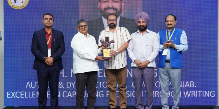 Chandigarh : ਗਵਰਨਰ ਵੱਲੋਂ 6ਵੇਂ ਐਂਟਰਪਰਿਨਿਊਰ ਐਂਡ ਅਚੀਵਰ ਅਵਾਰਡਜ਼ 2025 ‘ਚ 31 ਵਿਸ਼ੇਸ਼ ਹਸਤੀਆਂ ਸਨਮਾਨਿਤ