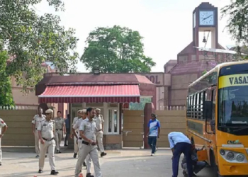 School Bomb threat: ਦਿੱਲੀ ਤੋਂ ਬਾਅਦ ਹੁਣ ਬੰਗਲੌਰ ਦੇ 40 ਸਕੂਲਾਂ ਨੂੰ ਬੰਬ ਨਾਲ ਉਡਾਉਣ ਦੀ ਧਮਕੀ