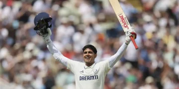 Cricket ਦਾ ਨਵਾਂ ਚਮਕਦਾ ਸਿਤਾਰਾ ਸ਼ੁਭਮਨ ਗਿੱਲ; ਸਰਹੱਦੀ ਪਿੰਡ ਤੋਂ ਉੱਠ ਕੇ ਕਿਵੇਂ ਪੁੱਜਿਆ ਕ੍ਰਿਕਟ ਦੇ ਸਿਖਰਾਂ ‘ਤੇ Cricket ਦਾ ਨਵਾਂ ਚਮਕਦਾ ਸਿਤਾਰਾ ਸ਼ੁਭਮਨ ਗਿੱਲ; ਸਰਹੱਦੀ ਪਿੰਡ ਤੋਂ ਉੱਠ ਕੇ ਕਿਵੇਂ ਪੁੱਜਿਆ ਕ੍ਰਿਕਟ ਦੇ ਸਿਖਰਾਂ ‘ਤੇ