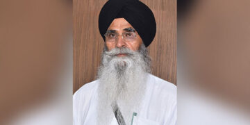 Punjab: ਅੰਮ੍ਰਿਤਧਾਰੀ ਸਰਪੰਚ ਨੂੰ ਕਿਰਪਾਨ ਕਾਰਨ ਲਾਲ ਕਿਲ੍ਹੇ ਤੇ ਜਾਣ ਤੋਂ ਰੋਕਣ ਦੀ SGPC ਪ੍ਰਧਾਨ ਨੇ ਕੀਤੀ ਨਿੰਦਾ Punjab: ਅੰਮ੍ਰਿਤਧਾਰੀ ਸਰਪੰਚ ਨੂੰ ਕਿਰਪਾਨ ਕਾਰਨ ਲਾਲ ਕਿਲ੍ਹੇ ਤੇ ਜਾਣ ਤੋਂ ਰੋਕਣ ਦੀ SGPC ਪ੍ਰਧਾਨ ਨੇ ਕੀਤੀ ਨਿੰਦਾ