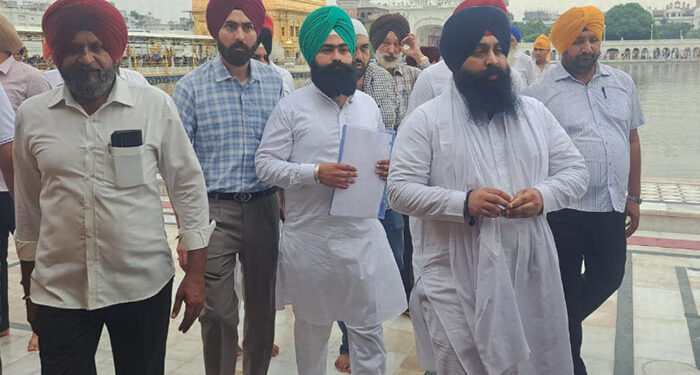 Harjot Bains ਧਾਰਮਿਕ ਸਜ਼ਾ ਪੂਰੀ ਹੋਣ ਤੋਂ ਬਾਅਦ ਸ੍ਰੀ ਦਰਬਾਰ ਸਾਹਿਬ ਵਿਖੇ ਹੋਏ ਨਤਮਸਤਕ