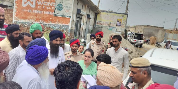 Latest News: ਡਿਪਟੀ ਕਮਿਸ਼ਨਰ ਵੱਲੋਂ ਮੀਹ ਪ੍ਰਭਾਵਿਤ ਪਿੰਡਾਂ ਦਾ ਦੌਰਾ Latest News: ਡਿਪਟੀ ਕਮਿਸ਼ਨਰ ਵੱਲੋਂ ਮੀਹ ਪ੍ਰਭਾਵਿਤ ਪਿੰਡਾਂ ਦਾ ਦੌਰਾ