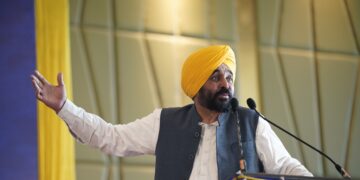 PUNJAB: ਨਸ਼ਿਆਂ ਵਿਰੁੱਧ ਜੰਗ ਦੇ ‘ਜਰਨੈਲ’ ਬਣ ਕੇ ਪਿੰਡਾਂ ਤੇ ਸ਼ਹਿਰਾਂ ਦੀ ਰਾਖੀ ਕਰਨਗੇ ਡਿਫੈਂਸ ਕਮੇਟੀਆਂ ਦੇ ਮੈਂਬਰ-ਮੁੱਖ ਮੰਤਰੀ PUNJAB: ਨਸ਼ਿਆਂ ਵਿਰੁੱਧ ਜੰਗ ਦੇ ‘ਜਰਨੈਲ’ ਬਣ ਕੇ ਪਿੰਡਾਂ ਤੇ ਸ਼ਹਿਰਾਂ ਦੀ ਰਾਖੀ ਕਰਨਗੇ ਡਿਫੈਂਸ ਕਮੇਟੀਆਂ ਦੇ ਮੈਂਬਰ-ਮੁੱਖ ਮੰਤਰੀ