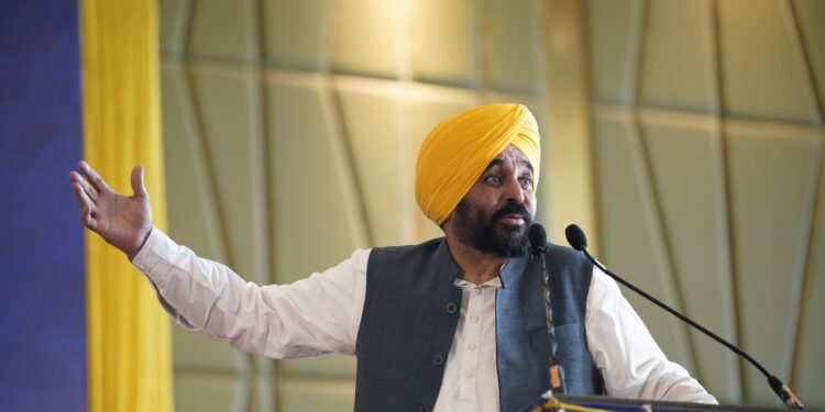 PUNJAB: ਨਸ਼ਿਆਂ ਵਿਰੁੱਧ ਜੰਗ ਦੇ ‘ਜਰਨੈਲ’ ਬਣ ਕੇ ਪਿੰਡਾਂ ਤੇ ਸ਼ਹਿਰਾਂ ਦੀ ਰਾਖੀ ਕਰਨਗੇ ਡਿਫੈਂਸ ਕਮੇਟੀਆਂ ਦੇ ਮੈਂਬਰ-ਮੁੱਖ ਮੰਤਰੀ PUNJAB: ਨਸ਼ਿਆਂ ਵਿਰੁੱਧ ਜੰਗ ਦੇ ‘ਜਰਨੈਲ’ ਬਣ ਕੇ ਪਿੰਡਾਂ ਤੇ ਸ਼ਹਿਰਾਂ ਦੀ ਰਾਖੀ ਕਰਨਗੇ ਡਿਫੈਂਸ ਕਮੇਟੀਆਂ ਦੇ ਮੈਂਬਰ-ਮੁੱਖ ਮੰਤਰੀ