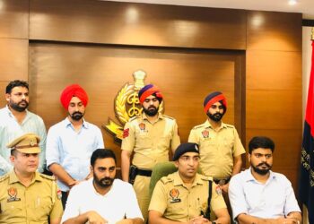 ਥਾਣਾ Derabassi ਦੀ Police ਵੱਲੋਂ 02 ਦੋਸ਼ੀਆਂ ਪਾਸੋਂ ਸਵਾ ਤਿੰਨ ਕਿਲੋਗ੍ਰਾਮ ਅਫੀਮ ਬ੍ਰਾਮਦ