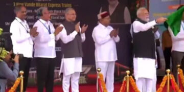 Vande Bharat Train: ਅੰਮ੍ਰਿਤਸਰ-ਕਟੜਾ ਵੰਦੇ ਭਾਰਤ ਟ੍ਰੇਨ ਕੱਲ੍ਹ ਤੋਂ ਹੋਵੇਗੀ ਸ਼ੁਰੂ: PM ਮੋਦੀ ਨੇ ਦਿਖਾਈ ਹਰੀ ਝੰਡੀ Vande Bharat Train: ਅੰਮ੍ਰਿਤਸਰ-ਕਟੜਾ ਵੰਦੇ ਭਾਰਤ ਟ੍ਰੇਨ ਕੱਲ੍ਹ ਤੋਂ ਹੋਵੇਗੀ ਸ਼ੁਰੂ: PM ਮੋਦੀ ਨੇ ਦਿਖਾਈ ਹਰੀ ਝੰਡੀ