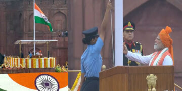 PM Modi ਨੇ ਲਾਲ ਕਿਲ੍ਹੇ ਤੋਂ 12ਵੀਂ ਵਾਰ ਲਹਿਰਾਇਆ ਤਿਰੰਗਾ, ਦੇਸ਼ ਨੂੰ ਕੀਤਾ ਸੰਬੋਧਨ PM Modi ਨੇ ਲਾਲ ਕਿਲ੍ਹੇ ਤੋਂ 12ਵੀਂ ਵਾਰ ਲਹਿਰਾਇਆ ਤਿਰੰਗਾ, ਦੇਸ਼ ਨੂੰ ਕੀਤਾ ਸੰਬੋਧਨ