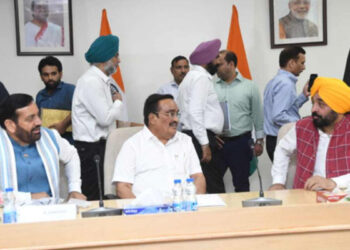 SYL ਨਹਿਰ ਵਿਵਾਦ ‘ਚੋਂ ਪਿੱਛੇ ਹਟੀ ਕੇਂਦਰ ਸਰਕਾਰ: ਪੰਜਾਬ ਅਤੇ ਹਰਿਆਣਾ ਨੂੰ ਇਕੱਠੇ ਬੈਠ ਕੇ ਹੱਲ ਲੱਭਣ ਲਈ ਕਿਹਾ