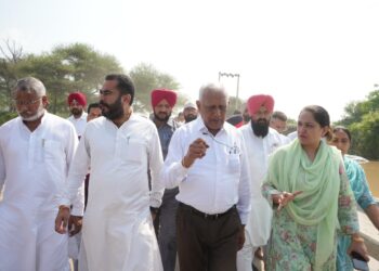 Fazilka : ਮੰਤਰੀ ਬਰਿੰਦਰ ਕੁਮਾਰ ਗੋਇਲ ਅਤੇ ਤਰੁਨਪ੍ਰੀਤ ਸਿੰਘ ਸੌਂਦ ਨੇ ਹੜ੍ਹ ਪ੍ਰਭਾਵਿਤ ਇਲਾਕਿਆਂ ਦਾ ਕੀਤਾ ਦੌਰਾ