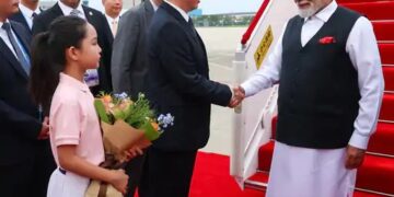 PM Modi  : ਪ੍ਰਧਾਨ ਮੰਤਰੀ ਨਰਿੰਦਰ ਮੋਦੀ SCO ਸੰਮੇਲਨ ਵਿੱਚ ਸ਼ਾਮਲ ਹੋਣ ਲਈ ਪਹੁੰਚੇ ਚੀਨ ; ਕੀਤਾ ਗਿਆ ਖਾਸ ਸਵਾਗਤ ,ਦੇਖੋ ਸੁੰਦਰ ਤਸਵੀਰਾਂ