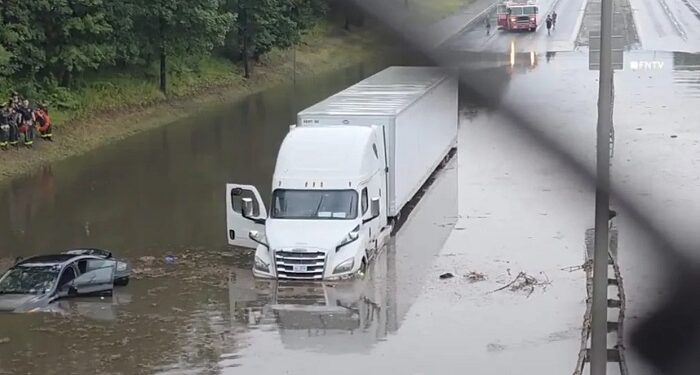 New York ਅਤੇ ਨਿਊ ਜਰਸੀ ਵਿੱਚ ਭਾਰੀ ਮੀਂਹ ਨਾਲ ਹੜ੍ਹ ਵਰਗੇ ਹਾਲਤ; ਐਮਰਜੈਂਸੀ ਲਾਗੂ