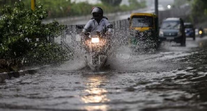 Weather Update: ਦਿੱਲੀ-ਐਨਸੀਆਰ ਵਿੱਚ ਭਾਰੀ ਮੀਂਹ; ਕਈ ਇਲਾਕੇ ਜਲਮਗਨ Weather Update: ਦਿੱਲੀ-ਐਨਸੀਆਰ ਵਿੱਚ ਭਾਰੀ ਮੀਂਹ; ਕਈ ਇਲਾਕੇ ਜਲਮਗਨ