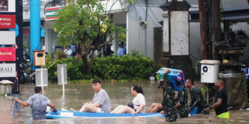 Indonesia : ਇੰਡੋਨੇਸ਼ੀਆ ਵਿੱਚ ਹੜ੍ਹਾਂ ਕਾਰਨ 19 ਮੌਤਾਂ, 10 ਲਾਪਤਾ Indonesia : ਇੰਡੋਨੇਸ਼ੀਆ ਵਿੱਚ ਹੜ੍ਹਾਂ ਕਾਰਨ 19 ਮੌਤਾਂ, 10 ਲਾਪਤਾ