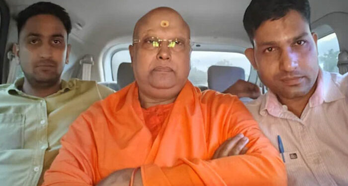 Chaitanyananda Arrested: ਦਿੱਲੀ ਦਾ ਬਾਬਾ ਚੈਤਨਿਆਨੰਦ ਆਗਰਾ ਤੋਂ ਗ੍ਰਿਫ਼ਤਾਰ: 17 ਕੁੜੀਆਂ ਨੇ ਲਾਏ ਨੇ ਛੇੜਛਾੜ ਕਰਨ ਦੇ ਦੋਸ਼ Chaitanyananda Arrested: ਦਿੱਲੀ ਦਾ ਬਾਬਾ ਚੈਤਨਿਆਨੰਦ ਆਗਰਾ ਤੋਂ ਗ੍ਰਿਫ਼ਤਾਰ: 17 ਕੁੜੀਆਂ ਨੇ ਲਾਏ ਨੇ ਛੇੜਛਾੜ ਕਰਨ ਦੇ ਦੋਸ਼