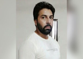 Crime News: ਘਰ ਬਾਹਰ ਨੌਜਵਾਨ ਦਾ ਗੋਲੀਆਂ ਮਾਰ ਕੇ ਕਤਲ, ਪੈਰੋਲ ’ਤੇ ਆਇਆ ਹੋਇਆ ਸੀ ਬਾਹਰ