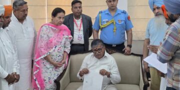 ਸਾਬਕਾ ਕੇਂਦਰੀ ਮੰਤਰੀ ਪ੍ਰਨੀਤ ਕੌਰ ਨੇ ਹਾਂਸੀ-ਬਟਾਣਾ ਨਹਿਰ ਦੇ ਮੁੱਦੇ ‘ਤੇ Punjab – Haryana ਦੇ ਰਾਜਪਾਲ ਨੂੰ ਸੌਂਪਿਆ ਮੰਗ ਪੱਤਰ