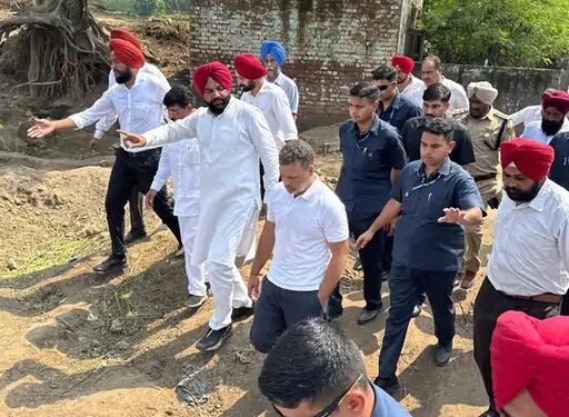 Rahul Gandhi : ਰਾਹੁਲ ਗਾਂਧੀ ਪਹੰਚੇ ਹੜ੍ਹ ਪ੍ਰਭਾਵਿਤ ਇਲਾਕਿਆਂ ‘ਚ ; ਗੁਰਦਾਸਪੁਰ ਵਿੱਚ ਕਿਸਾਨਾਂ ਨਾਲ ਕੀਤੀ ਮੁਲਾਕਾਤ 