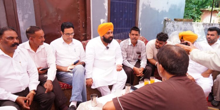 PUNJAB : ਹੜ੍ਹਾਂ ਦੀ ਸਥਿਤੀ ‘ਚ ਸੁਧਾਰ : ਰਾਹਤ ਕੈਂਪ ਘੱਟ ਕੇ 41 ਅਤੇ ਬਸੇਰਾ ਕਰਨ ਵਾਲਿਆਂ ਦੀ ਗਿਣਤੀ ਘੱਟ ਕੇ 1945 ਹੋਈ : ਹਰਦੀਪ ਸਿੰਘ ਮੁੰਡੀਆਂ PUNJAB : ਹੜ੍ਹਾਂ ਦੀ ਸਥਿਤੀ ‘ਚ ਸੁਧਾਰ : ਰਾਹਤ ਕੈਂਪ ਘੱਟ ਕੇ 41 ਅਤੇ ਬਸੇਰਾ ਕਰਨ ਵਾਲਿਆਂ ਦੀ ਗਿਣਤੀ ਘੱਟ ਕੇ 1945 ਹੋਈ : ਹਰਦੀਪ ਸਿੰਘ ਮੁੰਡੀਆਂ