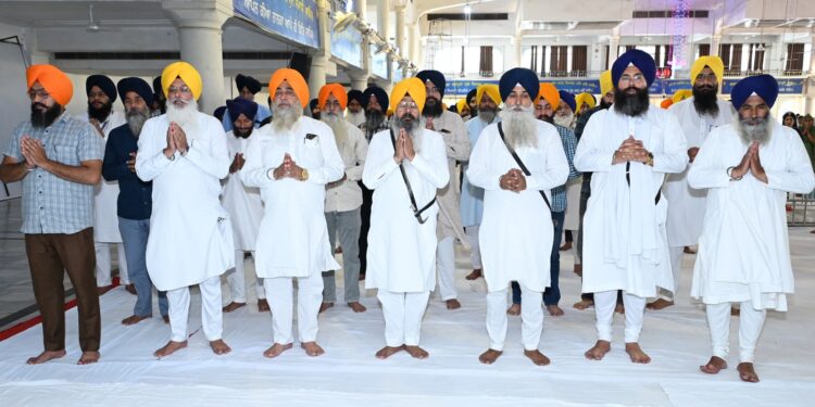 SGPC ਵੱਲੋਂ ਸ਼ਰਧਾ ਤੇ ਸਤਿਕਾਰ ਨਾਲ ਮਨਾਇਆ ਗਿਆ ਬਾਬਾ ਫਰੀਦ ਜੀ ਦਾ ਜਨਮ ਦਿਹਾੜਾ SGPC ਵੱਲੋਂ ਸ਼ਰਧਾ ਤੇ ਸਤਿਕਾਰ ਨਾਲ ਮਨਾਇਆ ਗਿਆ ਬਾਬਾ ਫਰੀਦ ਜੀ ਦਾ ਜਨਮ ਦਿਹਾੜਾ