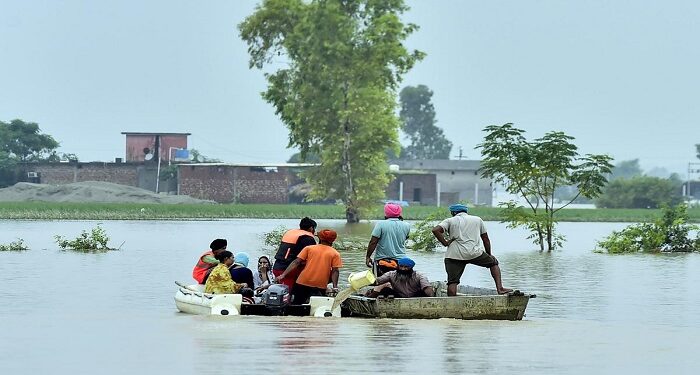 Punjab Floods : ਪੰਜਾਬ ਸਰਕਾਰ ਨੇ ਸੂਬੇ ਨੂੰ ਆਫਤ ਪ੍ਰਭਾਵਿਤ ਐਲਾਨਿਆ Punjab Floods : ਪੰਜਾਬ ਸਰਕਾਰ ਨੇ ਸੂਬੇ ਨੂੰ ਆਫਤ ਪ੍ਰਭਾਵਿਤ ਐਲਾਨਿਆ