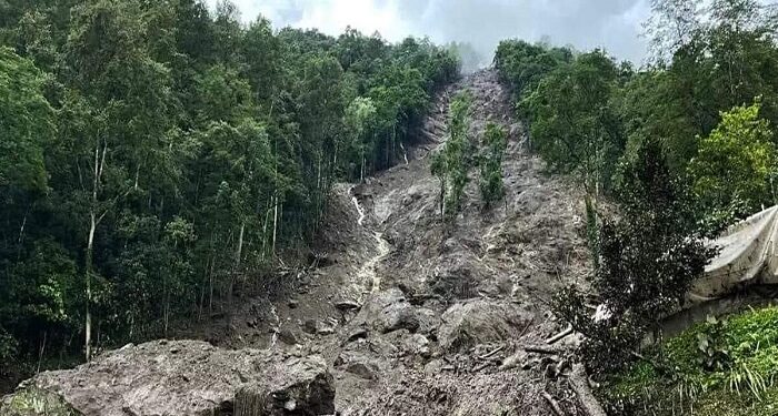 Landslide: ਸਿੱਕਮ ਵਿਚ ਲੈਂਡਸਲਾਈਡ ਕਾਰਨ ਭਾਰੀ ਤਬਾਹੀ; 4 ਲੋਕਾਂ ਦੀ ਮੌਤ