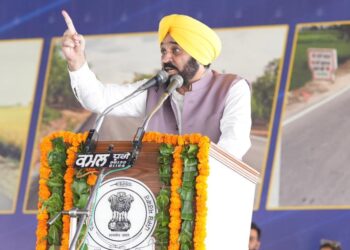 PUNJAB: ਮੁੱਖ ਮੰਤਰੀ ਵੱਲੋਂ ਪੰਜਾਬੀਆਂ ਨੂੰ ਤਿਉਹਾਰਾਂ ਦਾ ਤੋਹਫ਼ਾ, 4150 ਕਰੋੜ ਰੁਪਏ ਦੀ ਲਾਗਤ ਨਾਲ 19,491 ਕਿਲੋਮੀਟਰ ਲਿੰਕ ਸੜਕਾਂ ਦੇ ਨਿਰਮਾਣ ਦੀ ਸ਼ੁਰੂਆਤ