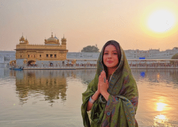 ENTERTAINMENT NEWS : ਫਿਲਮ ‘ਇੱਕ ਕੁੜੀ’ ਰਿਲੀਜ਼ ਹੋਣ ਤੋਂ ਪਹਿਲਾਂ ਸ਼ਹਿਨਾਜ਼ ਗਿੱਲ ਸ੍ਰੀ ਦਰਬਾਰ ਸਾਹਿਬ ਹੋਈ ਨਤਮਸਤਕ