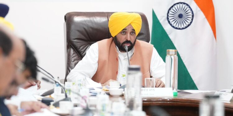 Punjab: ਮੁੱਖ ਮੰਤਰੀ ਦੀ ਅਗਵਾਈ ਵਿੱਚ ਵਜ਼ਾਰਤ ਨੇ ਫਸਲ ਦੇ ਖਰਾਬੇ ਦਾ ਮੁਆਵਜ਼ਾ ਪ੍ਰਤੀ ਏਕੜ 20,000 ਰੁਪਏ ਦੇਣ ਦੇ ਇਤਿਹਾਸਕ ਫੈਸਲੇ ’ਤੇ ਮੋਹਰ ਲਾਈ Punjab: ਮੁੱਖ ਮੰਤਰੀ ਦੀ ਅਗਵਾਈ ਵਿੱਚ ਵਜ਼ਾਰਤ ਨੇ ਫਸਲ ਦੇ ਖਰਾਬੇ ਦਾ ਮੁਆਵਜ਼ਾ ਪ੍ਰਤੀ ਏਕੜ 20,000 ਰੁਪਏ ਦੇਣ ਦੇ ਇਤਿਹਾਸਕ ਫੈਸਲੇ ’ਤੇ ਮੋਹਰ ਲਾਈ
