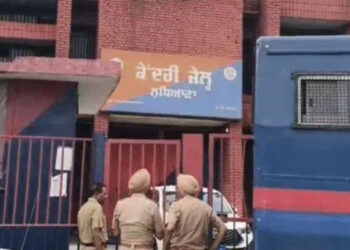 Crime News: ਦੋ ਹਵਾਲਾਤੀਆਂ ਸਮੇਤ ਜੇਲ੍ਹ ਦਾ ਅਸਿਸਟੈਂਟ ਸੁਪਰਡੈਂਟ ਗ੍ਰਿਫ਼ਤਾਰ, ਪੜ੍ਹੋ ਕੀ ਹੈ ਮਾਮਲਾ