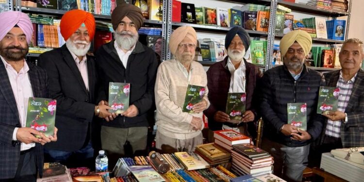 Canada : ਸਰੀ ਵਿਖੇ ਪੰਜਾਬੀ ਸ਼ਾਇਰ ਗੁਰਭਜਨ ਗਿੱਲ ਦਾ ਨਵਾਂ ਗ਼ਜ਼ਲ ਸੰਗ੍ਰਿਹ ‘ਜ਼ੇਵਰ’ ਲੋਕ ਅਰਪਣ Canada : ਸਰੀ ਵਿਖੇ ਪੰਜਾਬੀ ਸ਼ਾਇਰ ਗੁਰਭਜਨ ਗਿੱਲ ਦਾ ਨਵਾਂ ਗ਼ਜ਼ਲ ਸੰਗ੍ਰਿਹ ‘ਜ਼ੇਵਰ’ ਲੋਕ ਅਰਪਣ