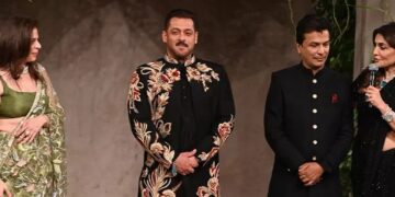 Bollywood News : ਸਲਮਾਨ ਖਾਨ ਬਣੇ ਸ਼ੋਅ ਸਟਾਪਰ, ਕਾਲੀ ਸ਼ੇਰਵਾਨੀ ਵਿੱਚ ਕੀਤੀ ਰੈਂਪ ਵਾਕ Bollywood News : ਸਲਮਾਨ ਖਾਨ ਬਣੇ ਸ਼ੋਅ ਸਟਾਪਰ, ਕਾਲੀ ਸ਼ੇਰਵਾਨੀ ਵਿੱਚ ਕੀਤੀ ਰੈਂਪ ਵਾਕ