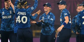 IND vs ENG : ਇੰਗਲੈਂਡ ਨੇ ਭਾਰਤ ਨੂੰ ਹਰਾ ਕੇ ਸੈਮੀਫਾਈਨਲ ਵਿੱਚ ਕੀਤਾ ਪ੍ਰਵੇਸ਼ ; ਹੀਥਰ ਨਾਈਟ ਨੇ ਲਗਾਇਆ ਸੈਂਕੜਾ