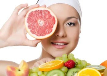 Glowing Skin ਲਈ ਆਪਣੀ ਖੁਰਾਕ ‘ਚ ਸ਼ਾਮਲ ਕਰੋ ਇਹ ਫ਼ਲ