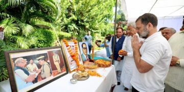 Haryana ਏਡੀਜੀਪੀ ਵਾਈ ਪੂਰਨ ਕੁਮਾਰ ਦੇ ਪਰਿਵਾਰ ਨੂੰ ਮਿਲੇ ਰਾਹੁਲ ਗਾਂਧੀ