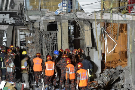 Earthquake : ਬੰਗਲਾਦੇਸ਼ ਵਿੱਚ 5.7 ਤੀਬਰਤਾ ਦਾ ਭੂਚਾਲ, 6 ਮੌਤਾਂ, 100 ਤੋਂ ਵੱਧ ਜ਼ਖਮੀ Earthquake : ਬੰਗਲਾਦੇਸ਼ ਵਿੱਚ 5.7 ਤੀਬਰਤਾ ਦਾ ਭੂਚਾਲ, 6 ਮੌਤਾਂ, 100 ਤੋਂ ਵੱਧ ਜ਼ਖਮੀ