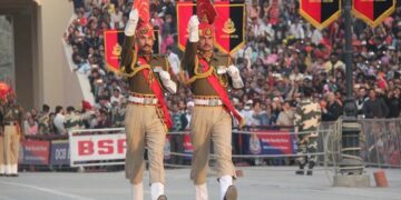 Amritsar : ਅਟਾਰੀ-ਵਾਹਗਾ ਬਾਰਡਰ ‘ਤੇ ਰਿਟਰੀਟ ਸੈਰੇਮਨੀ ਦਾ ਸਮਾਂ ਬਦਲਿਆ Amritsar : ਅਟਾਰੀ-ਵਾਹਗਾ ਬਾਰਡਰ ‘ਤੇ ਰਿਟਰੀਟ ਸੈਰੇਮਨੀ ਦਾ ਸਮਾਂ ਬਦਲਿਆ