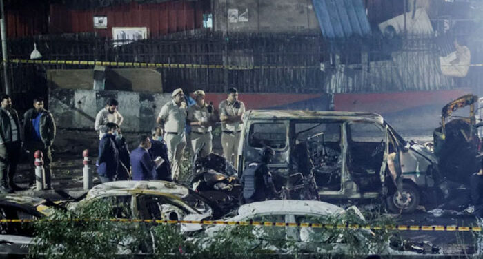 Delhi Blast: ਕੇਂਦਰ ਸਰਕਾਰ ਨੇ ਨਿੱਜੀ ਟੀਵੀ ਚੈਨਲਾਂ ਨੂੰ ਦਿੱਤੀ ਚੇਤਾਵਨੀ: ਕਿਹਾ ਸੰਵੇਦਨਸ਼ੀਲ ਅਤੇ ਭੜਕਾਊ ਸਮੱਗਰੀ ਪ੍ਰਸਾਰਿਤ ਨਾ ਕਰੋ Delhi Blast: ਕੇਂਦਰ ਸਰਕਾਰ ਨੇ ਨਿੱਜੀ ਟੀਵੀ ਚੈਨਲਾਂ ਨੂੰ ਦਿੱਤੀ ਚੇਤਾਵਨੀ: ਕਿਹਾ ਸੰਵੇਦਨਸ਼ੀਲ ਅਤੇ ਭੜਕਾਊ ਸਮੱਗਰੀ ਪ੍ਰਸਾਰਿਤ ਨਾ ਕਰੋ