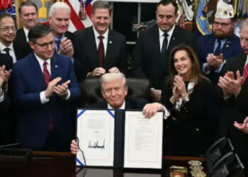 US Shutdown End: ਅਮਰੀਕੀ ਇਤਿਹਾਸ ਦਾ ਸਭ ਤੋਂ ਲੰਬਾ ਸ਼ਟਡਾਊਨ 43 ਦਿਨਾਂ ਬਾਅਦ ਖਤਮ